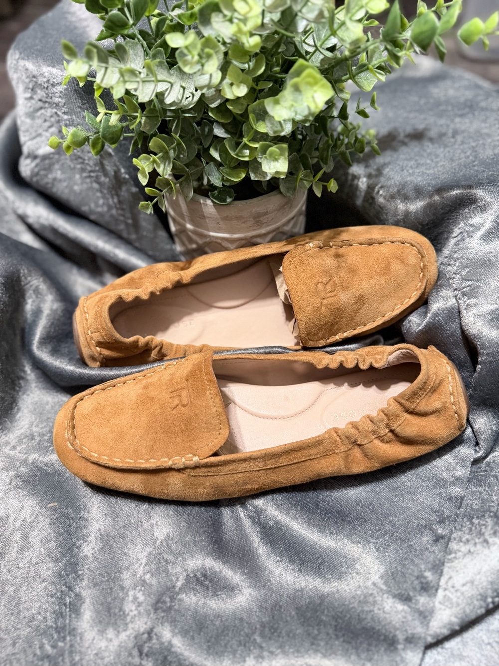 Taryn Rose Kristine Leather Moccasins in Tan Women’s 7.5 - Picture 4 of 7